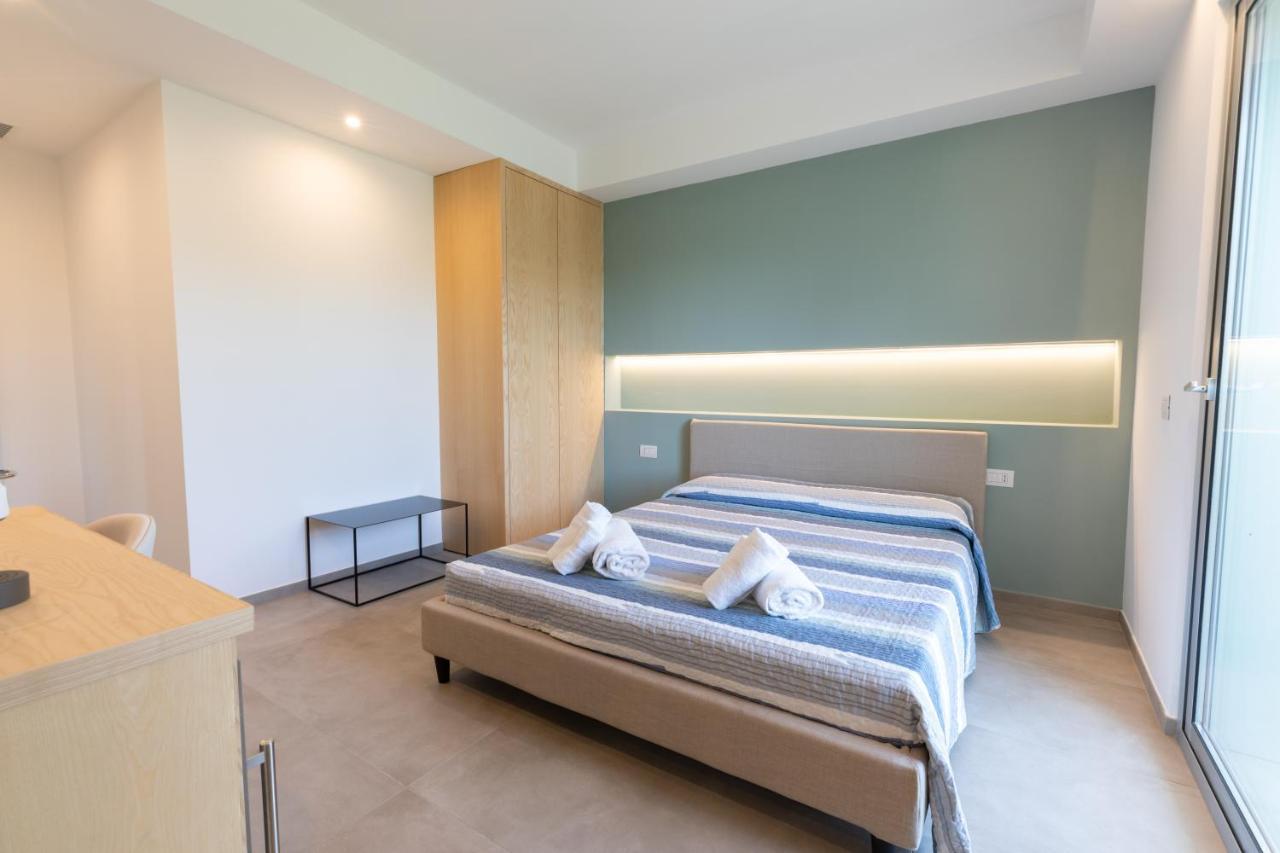 אולביה Molo Brin Rooms & Suites מראה חיצוני תמונה