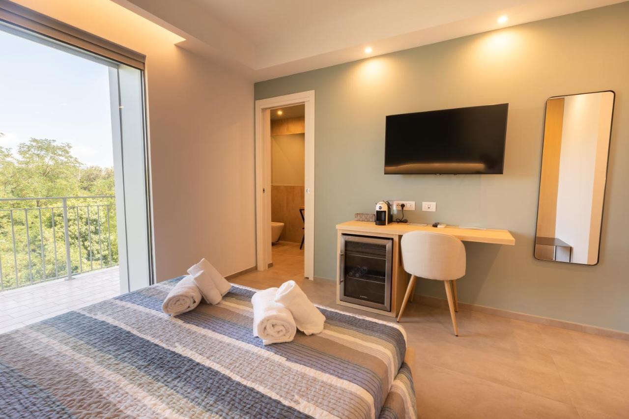 אולביה Molo Brin Rooms & Suites מראה חיצוני תמונה